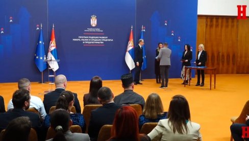 PROGRAM PODRŠKE EKONOMSKOG RAZVOJA OPŠTINA SA IZRAZITO NEGATIVNIM DEMOGRAFSKIM KRETANJIMA Mesarović: Izdvojeno 500 miliona dinara (VIDEO)