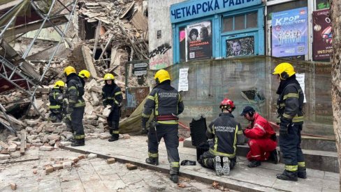 ПОГЛЕДАЈТЕ ДЕТАЉЕ УЖАСА У УЛИЦИ ЏОРЏА ВАШИНГТОНА: Нове фотографије са лица места урушене зграде (ФОТО/ВИДЕО)