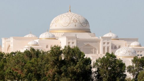 NAPADNUT ABU DABI: Dvoje poginulo zbog pada delova oborene rakete (FOTO)