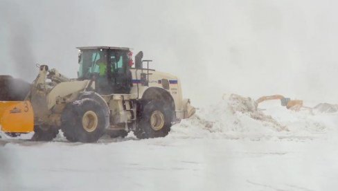 NAJMANJE 87 LJUDI POGINULO: Više od 100 miliona na udaru jezive snežne oluje (FOTO/VIDEO)