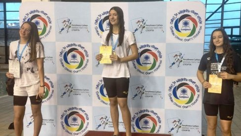 BRILJANTNI PARAĆINSKI PLIVAČI: Za Ninu i Luku zlato i bronza (FOTO)