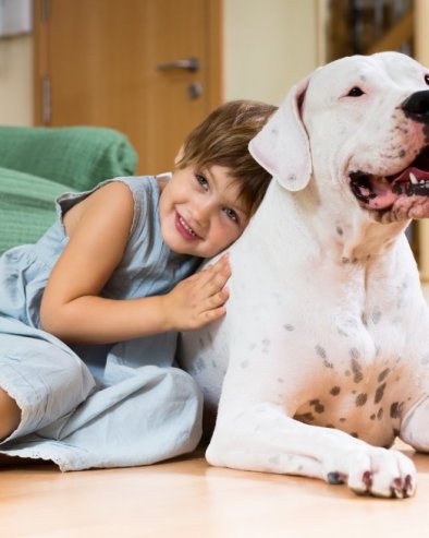 ПРИЈАТЕЉСТВО И ОДАНОСТ ЗА ЦЕО ЖИВОТ: Ово су предности одрастања деце уз пса (ФОТО)