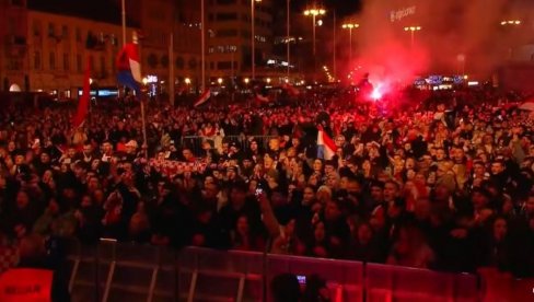 УСТАШЕ СЕ ОКУПИЛЕ У ЦЕНТРУ ЗАГРЕБА: Вијоре се заставе ХОС-а, носе мајице За дом спремни (ФОТО)