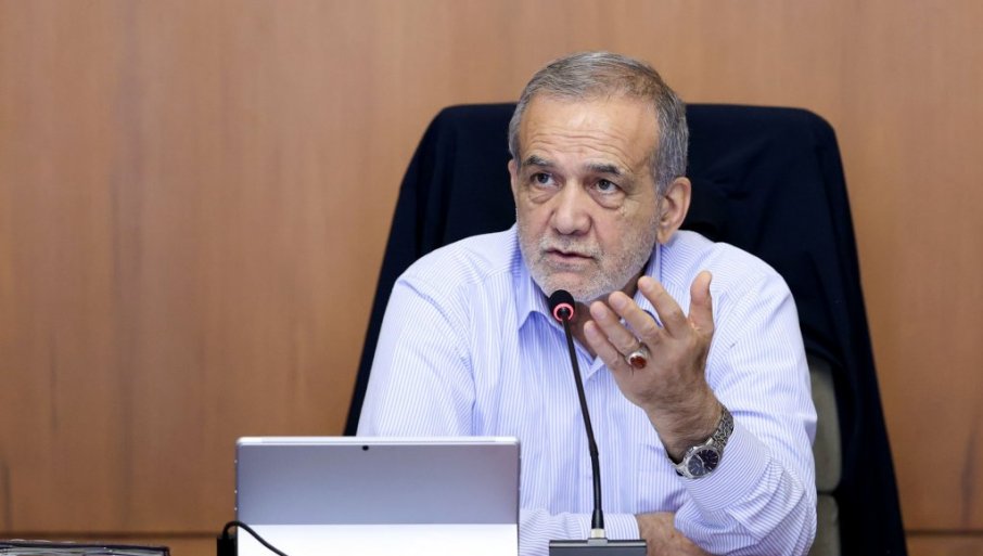 ИРАН НЕ ОКЛЕВА ДА СЕ СУПРОТСТАВИ АГРЕСОРИМА Пезешкијан Макрону: Ово што нам раде Америка и Израел је незаконито