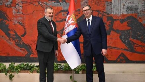 POŽELEO SAM IM USPEŠAN MANDAT U SRBIJI: Vučić primio akreditivna pisma novoimenovanih ambasadora Ukrajine i Indije