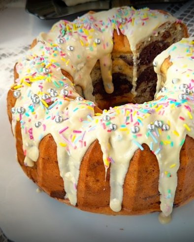 РЕЦЕПТ ЗА ТРАДИЦИОНАЛНИ КУГЛОФ: Слаткиш који никад не излази из моде (ВИДЕО)