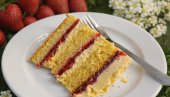 TORTA OD LIMUNA I JAGODA: Savršen balans kiselkastih i slatkih ukusa
