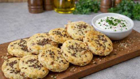 POGAČICE SA PEČENICOM: Mekane, aromatične i pune ukusa