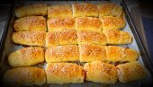 HRSKAVE KIFLICE SA ŠUNKOM I SIROM: Korak po korak do peciva kao iz pekare (VIDEO)