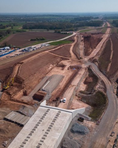 Копали пругу, открили благо - 450.000 предмета стрпали у тајно складиште, а локација строго скривена