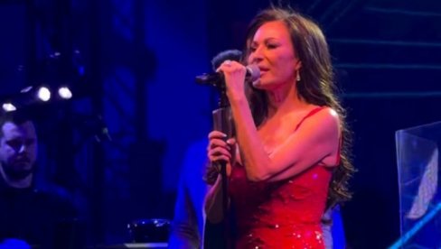 CRVENO NA RADOST: Ceca Ražnatović održala i treći zaredom veliki koncert na Jahorini - "Prisustvovala publika iz celog regiona" (FOTO)