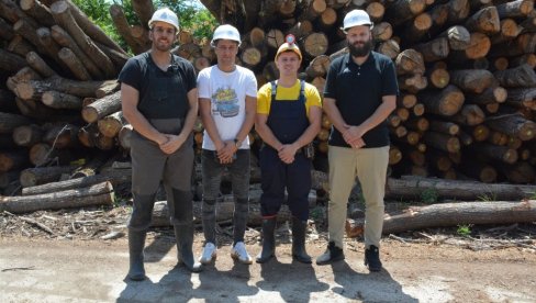 SKLANJAO SAM MU UGALJ SA LICA...: Rudar Nenad je u jami, iz zagrljaja smrti oteo svog kolegu Dragana