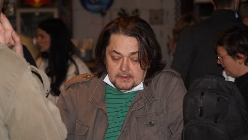 ГЛУМАЦ ДВА ПУТА ДОЖИВЕО КЛИНИЧКУ СМРТ Нема боли, само мрак! Преживео једанаест операција и сепсу