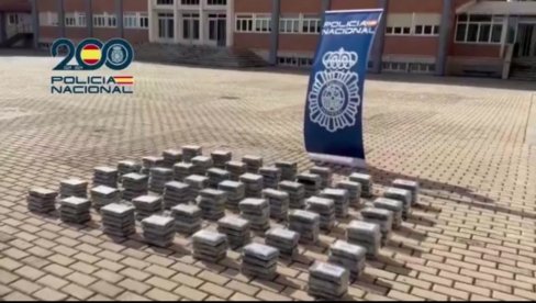 PRENOSILI DROGU U SKRIVENIM PREGRADAMA: Policija u Španiji uhapsila 26 članova kriminalne grupe i zaplenila skoro pola tone kokaina