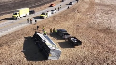 HAOTIČAN PRIZOR! Teška saobraćajka - autobus koji je prevozio sportiste sleteo s puta! Evo koliko je mrtvih!