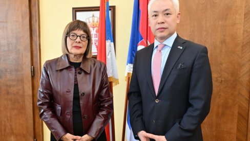 МОГУЋА ШИРА САРАДЊА СРБИЈЕ И КАЗАХСТАНА: Председница Покрајинске владе Маја Гојковић разговарала са амбасадором Мадијем Атумкуловим