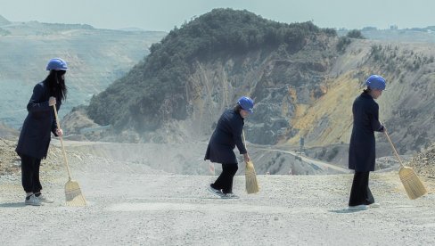 ИЗЛОЖБА УМЕТНИЧКОГ ДУА „ДИСТРУКТУРА“ У НОВОМ САДУ : „Неједнаке географије“ у Студентском културном центру