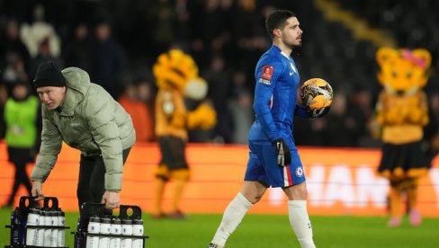 SVET GLEDA I NE VERUJE: Dao gol iz kornera golmanu KROZ NOGE! (VIDEO)