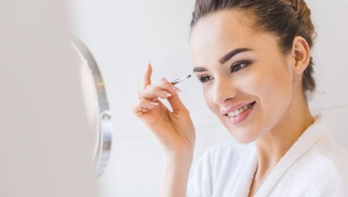 ГРЕШКЕ СА ОБРВАМА КОЈЕ ДОДАЈУ ГОДИНЕ: Шминкери желе да их заобилазимо