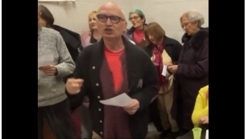 SKANDALOZNO: Na tribini u Kuli blokaderi monstruozno vređali patrijarha i SPC (VIDEO)