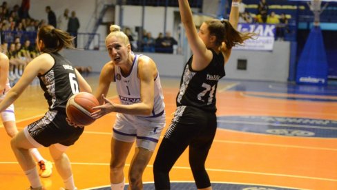 ТРИЈУМФ ЦРНО-БЕЛИХ: Кошаркашице Краљева поражене од Партизана