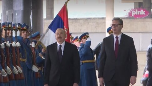 ДОБРО НАМ ДОШЛИ, ДРАГИ ПРИЈАТЕЉУ! Алијев стигао у посету Србији - На аеродрому га дочекао Вучић (ФОТО/ВИДЕО)