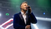 ROLERKOSTER EMOCIJA NA KONCERTU LEKSINGTONA: Bojan Vasković se obratio publici, svi u suzama - Zagrlite one koje volite (FOTO)