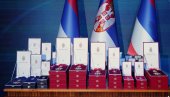 ONI SU DOBITNICI SRETENJSKOG ORDENA: Vučić uručio odlikovanja povodom Dana državnosti