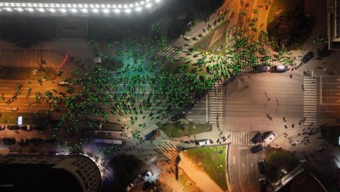 SLIKA IZ VAZDUHA: Pogledajte koliko se blokadera večeras okupilo u Novom Sadu (FOTO)