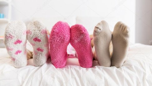 NAVIKE: Da li je zdravo spavati u čarapama?