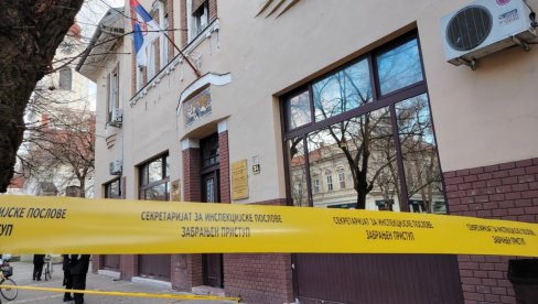 TRAKE U CENTRU ZNAK OPASNOSTI: Trg u Kikindi, zbog oronulih fasada, mogao bi da izgubi epitet jednog od najlepših