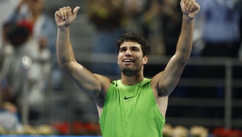 SVAĐAO SE, PSOVAO, PA SLAVIO! Alkaraz preokretom slomio Rusa! U polufinalu ga čeka drugi!
