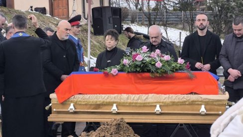 POSLEDNJI POZDRAV: Sahranjena LJiljana Zelen Karadžić (FOTO/VIDEO)