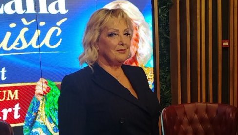 МАРКО ЈЕ СТАБИЛНО, ОПОРАВЉА СЕ: Прво појављивање Снежане Ђуришић у јавности након што јој је син брутално претучен (ФОТО)