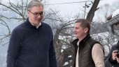 VUČIĆ U POSETI BORSKOM OKRUGU: Predsednik obilazi domaćinstvo Perice Simeonovića u selu Jasikovo (VIDEO)