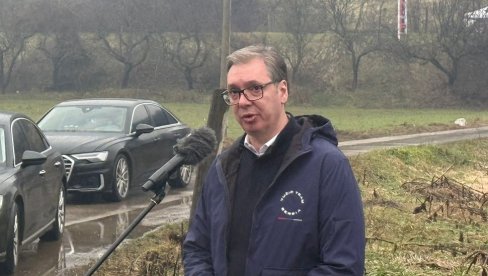VUČIĆ U POSETI BORSKOM OKRUGU: Predsednik obilazi pogon fabrike Jumko (VIDEO)