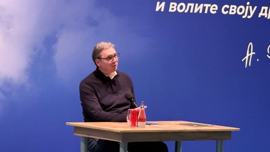 ЗА 15 ДАНА ЋЕТЕ ДА ВИДИТЕ 20 МАШИНА ОВДЕ ДА РАДИ Вучић у Бору разговара са грађанима (ВИДЕО)