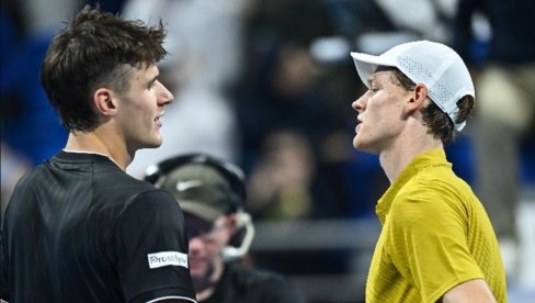 NOVO ČUDO OD KOG STREPE SINER I ALKARAZ Srušio najvećeg svih vremena u finalu, posle jednog poziva Srbina život mu se promenio iz korena