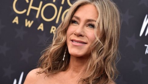 ТАЈНА МЛАДОЛИКОГ ИЗГЛЕДА ЏЕНИФЕР АНИСТОН: Захваљујући правилу 80 према 20 успева да одржи савршену линију у 6. деценији