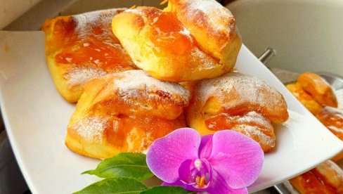 РЕЦЕПТ ЗА ПРАВУ РУСКУ ПОСЛАСТИЦУ: Испробајте лажне салчиће са џемом због којих ће вам мирисати цела кућа (ВИДЕО)