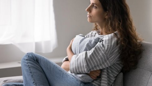 VIŠE NE ŽELE DA BUDU EMOCIONALNI SERVIS: Zašto mlade žene sve više odustaju od veza?