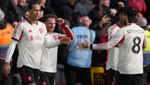 ГОЛЕАДА НА ЕНФИЛДУ: Ливерпул користи проблеме Тотенхема који се налази надомак зоне испадања