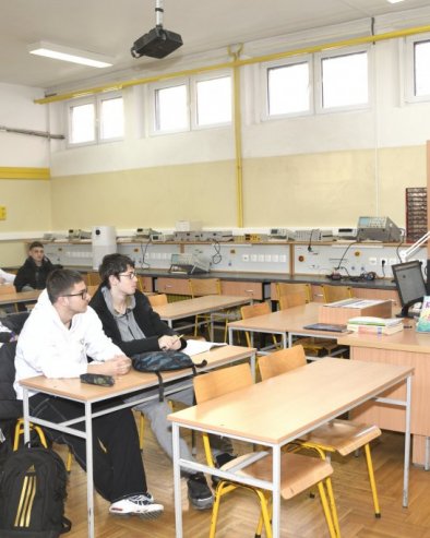 ШКОЛА КОЈА УЧИ ЂАКЕ ЧАСОВИМА ЖИВОТА: Техничка школа ГСП - сигуран пут до сталног запослења