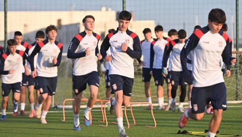 NIJE MATERACI JEDINO POJAČANJE! Srbija odradili prvi trening pred proveru novih snaga srpskog fudbala! (FOTO)