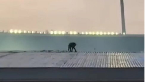 ŠOK SNIMAK SA MARAKANE! Evo kako je Franjo Tuđman završio među navijačima Partizana (VIDEO)