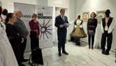 ГРАНИЦА КОЈА НАС СПАЈА : У Новом Саду отворена изложба народних ношњи и ликовних радова пет националних мањина у Војводини