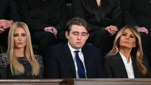 ОКРШАЈ ПРВЕ ЋЕРКЕ И ПРВЕ ДАМЕ АМЕРИКЕ: Меланија у мушком оделу изгледала као милион долара, Иванку урнисали!