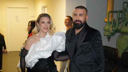 PORODILA SE NIKOLINA: Vidite KOJE ime su odabrali za sina - kumovao je datum porođaja