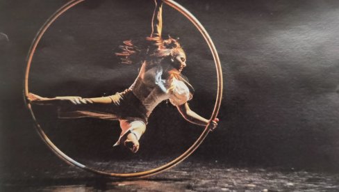 ПЛЕС ПОЧИЊЕ ОКРЕТАЊЕМ КОСТИЈУ : Београдски фестивал игре од 13. марта до 8. априла окупља врхунске уметнике и трупе