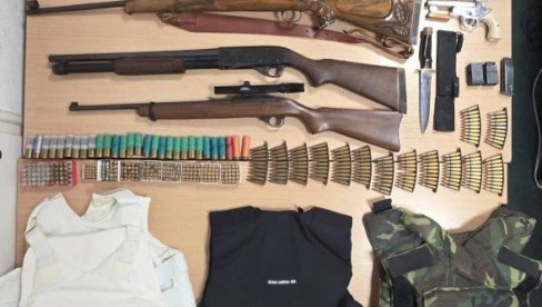 ПРОНАЂЕН АРСЕНАЛ У КУЋИ АЦА ЂУКАНОВИЋА: Откривено шта је пронађено приликом претреса